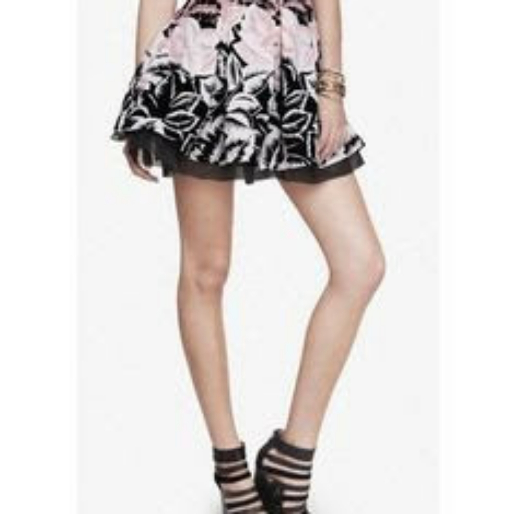 NWT Express Pink and Black Leaf Print Circle Skater Mini Skirt
